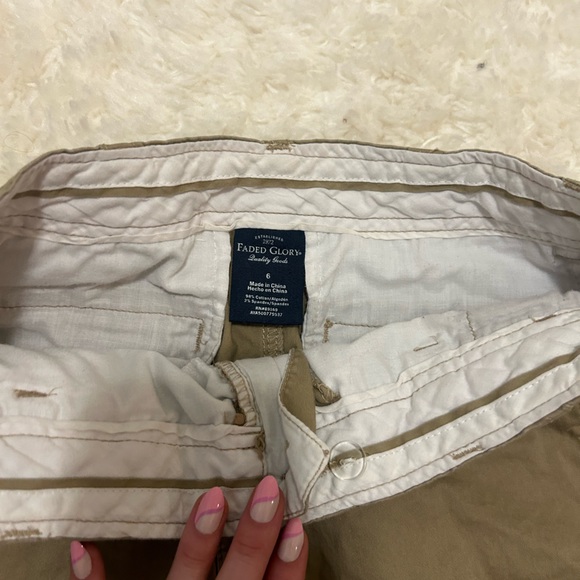 Vintage Tan Cargo Shorts - Picture 3 of 3